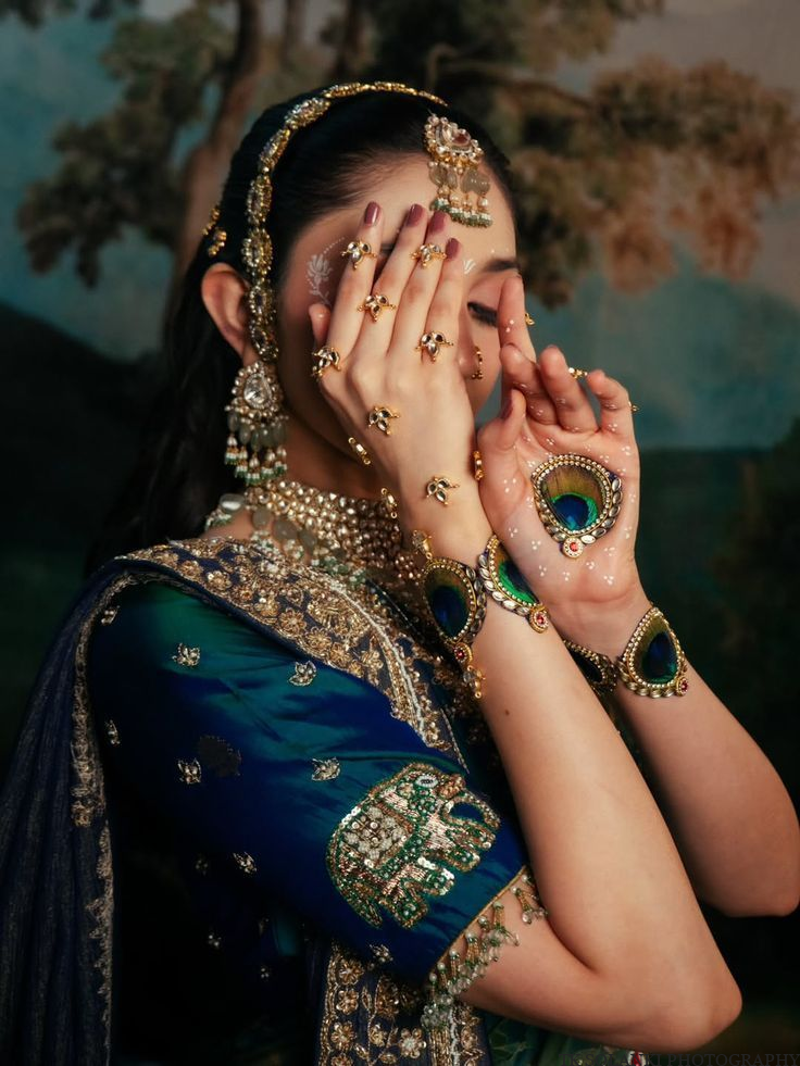 Peacock Feather Mehendi for bride trading mehndi ideas