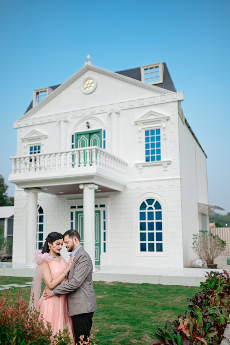 Pixel City Pune Pre Wedding Photoshoot Location for couple