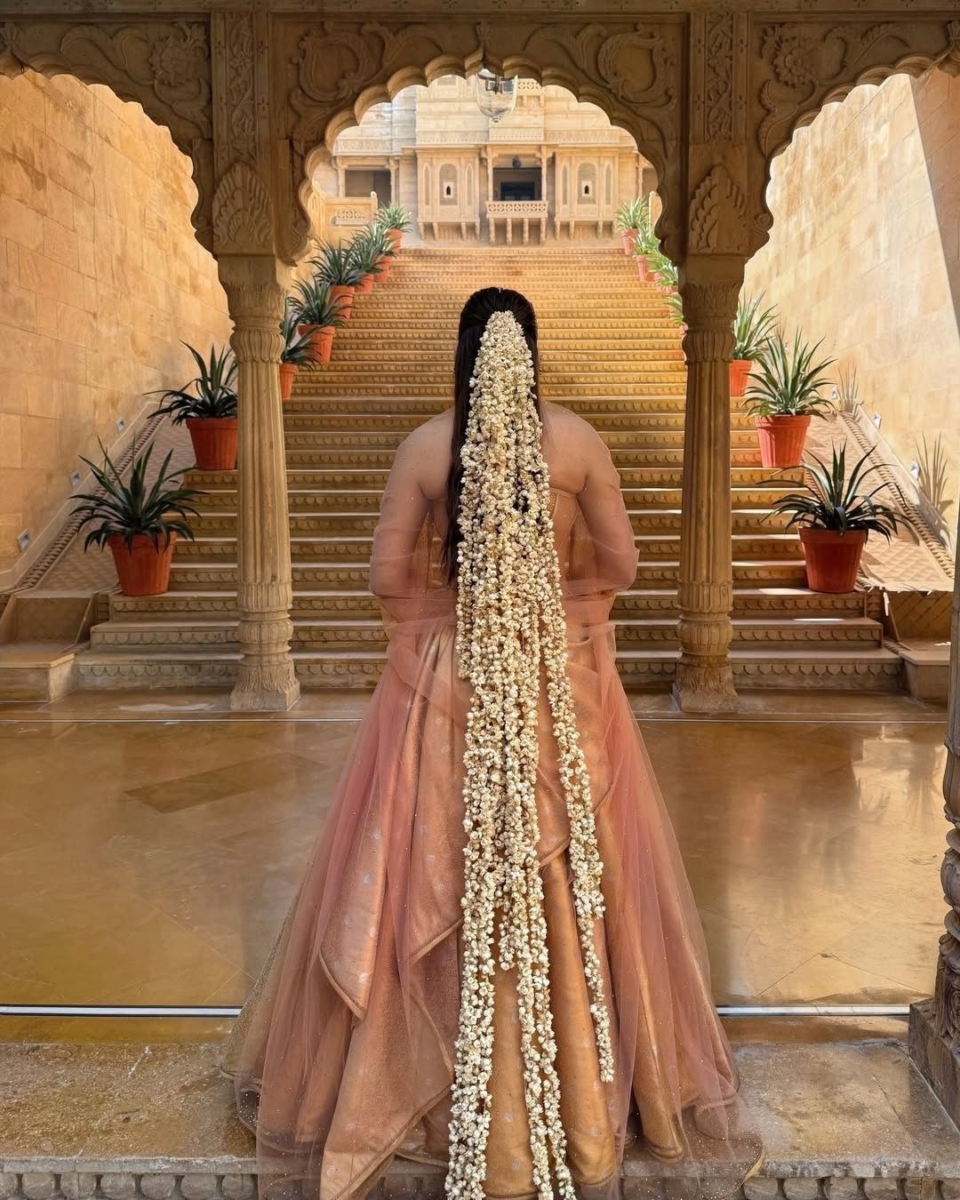 Bridal Gajra Trends 2026: The Most Beautiful Mogra Hairstyles Every Bride Needs to See