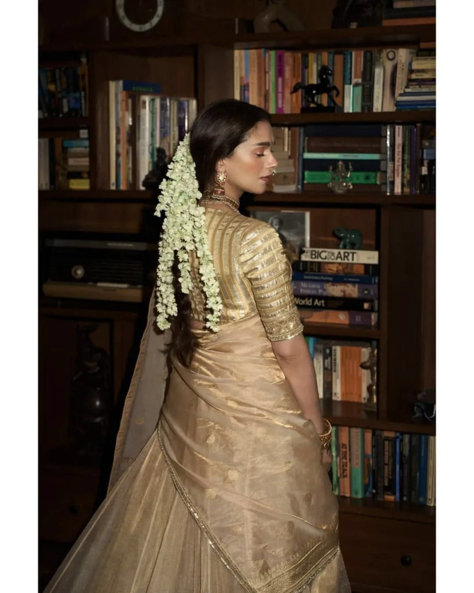 The Return of Gajras: Traditional Floral Hairstyles Brides Can't Stop Loving